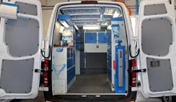 FOTO ARREDAMENTI VEICOLI COMMERCIALI SU VOLKSWAGEN CRAFTER 2006 L2 H2 08a