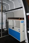 Modulo scaffalato Syncro Ultra nel NV250 con pannello portautensili e cassetti