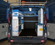 Rivestimento interno con pianale e pannellatura per NV250