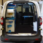 Il vano del carico preparato per manutenzione e riparazione di condizionatori industriali