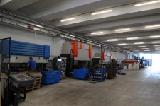 Macchine piegatrici e taglio laser nello Stabilimento Syncro