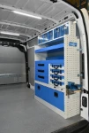 Master allestito con scaffali, cassettiere ed accessori