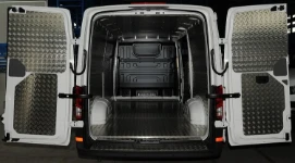 Mercedes Sprinter con pianale e rivestimenti interni Syncro System