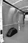 Pannellatura in mandorlato e pianale in multistrato marino resinato per Transit Ford