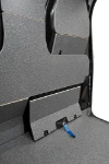 Particolare del copriparatia in multistrato del Volkswagen Transporter