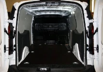 NV250 con rivestimento interno in legno e lamiera