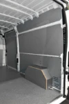 Rivestimento lato sinistro del Dacia Dokker con copriruota in alluminio mandorlato
