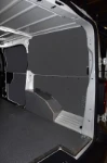 Rivestimento lato sinistro del Dacia Dokker con copriruota in alluminio mandorlato