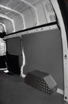 Rivestimento lato sinistro del Dacia Dokker con copriruota in alluminio mandorlato