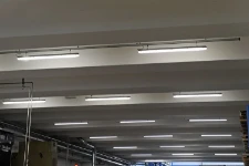 Plafoniere LED nel capannone Syncro System di Via Portile