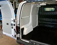 Protezioni laterali per NV200