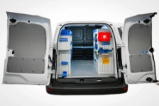 Renault Kangoo allestito con rivestimenti, accessori e scaffalature