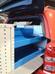 04_Scaffalature laterali su slitta per pick up allestita su Fullback da Syncro System 

