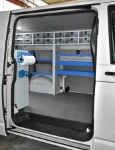 Allestimento Transporter Volkswagen visto dalla porta laterale