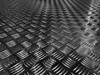 Alluminio mandorlato per i pianali dei furgoni