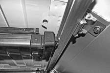 Barra ovale appendiabiti con aggancio di sicurezza