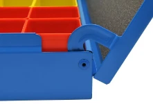 Particolare cerniera antiribaltamento per le valigette per furgoni Syncro