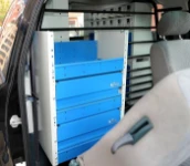 Scaffale nel vano di carico del Freelander Land Rover