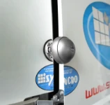 Serratura aggiuntiva UFO 3 montata sulla porta laterale