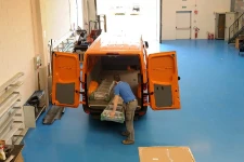 Veicolo commerciale nell'officina Syncro di Bergamo