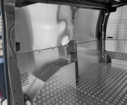 Modulo sinistro dell'allestimento Syncro Ultra nel NV250, con pannello portautensili e portarotoli