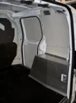 Modulo destro dell'allestimento Syncro Ultra nel NV250, con pannello portautensili e cassettiera