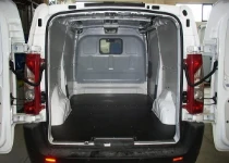 Rivestimento interno con pianale e pannellatura per NV250