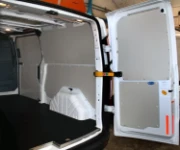 Rivestimento in lamiera preverniciata e multistrato marmato per Berlingo