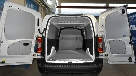 Rivestimento interno con pianale e pannellatura per Berlingo Citroen