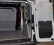 Rivestimento lato destro e pannello portautensili su Citroen Jumpy
