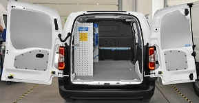 Scaffalature e cassettiere per furgoni su OPEL Combo 2018 L2 04a