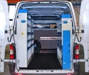 Vista d'insieme dell'allestimento Syncro Ultra nel vano di carico del NV250