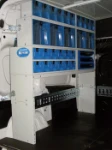 Scaffale e pannello portautensili su Jumpy allestito