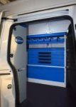 Scaffali e cassetti nel Combo per assistenza vending