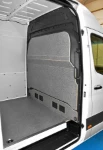 Sprinter Mercedes con rivestimento interno in legno e lamiera
