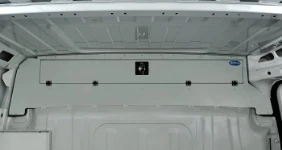 Vano sopra cabina con portello chiuso