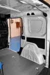 Rivestimento lato sinistro del Dacia Dokker con copriruota in alluminio mandorlato