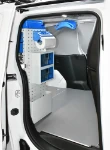 Vista laterale scaffale con accessori su Doblo Fiat